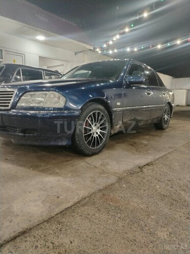 Mercedes E 230 1998, 279,874 km - 2.3 l - Saatlı