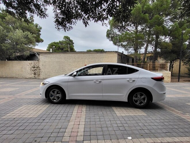 Hyundai Elantra 2016, 224,500 km - 2.0 l - Bakı
