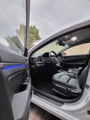Hyundai Elantra 2016, 224,500 km - 2.0 l - Bakı