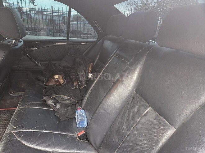 Mercedes E 270 1999, 496,292 km - 2.7 l - Yevlax