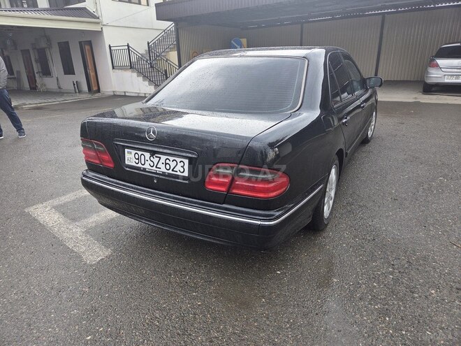 Mercedes E 270 1999, 496,292 km - 2.7 l - Yevlax