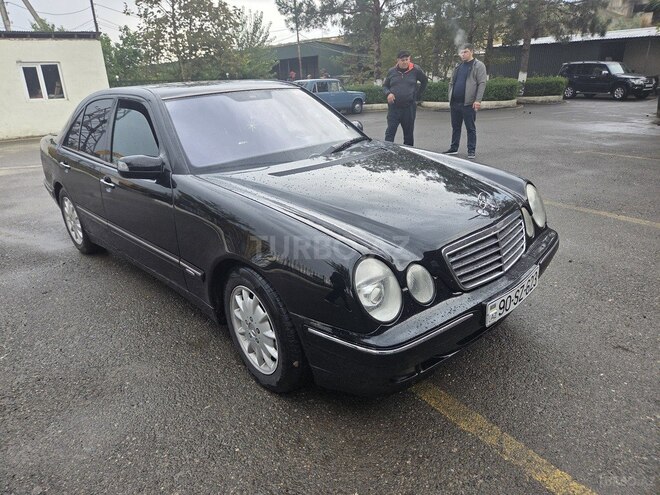 Mercedes E 270 1999, 496,292 km - 2.7 l - Yevlax