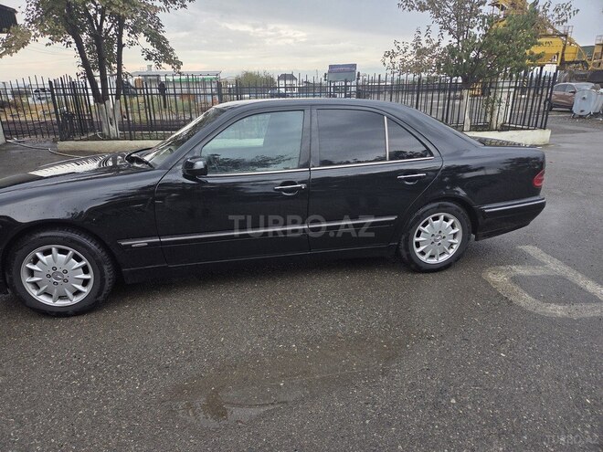 Mercedes E 270 1999, 496,292 km - 2.7 l - Yevlax