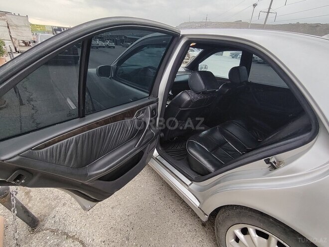 Mercedes E 320 2000, 495,000 km - 3.2 l - Bakı