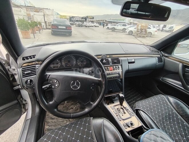 Mercedes E 320 2000, 495,000 km - 3.2 l - Bakı