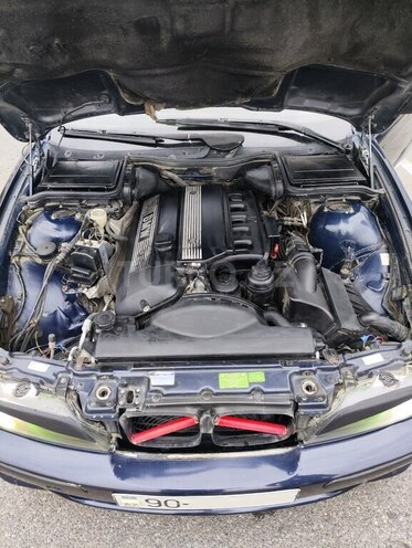 BMW 528 1999, 481,000 km - 2.8 l - Bakı