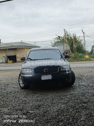 Volkswagen Passat 2001, 195,218 km - 1.8 l - Salyan