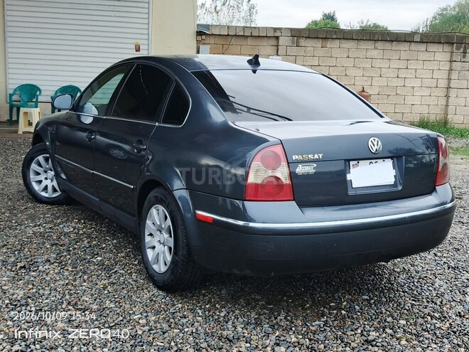 Volkswagen Passat 2001, 195,218 km - 1.8 l - Salyan