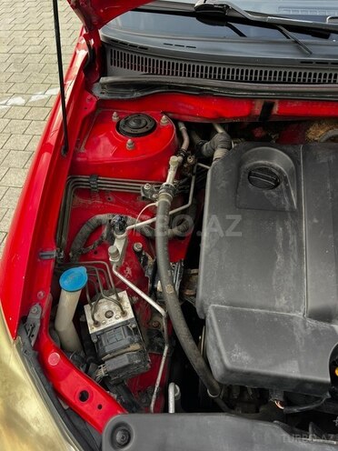 Toyota Corolla 2005, 267,300 km - 1.4 l - Bakı