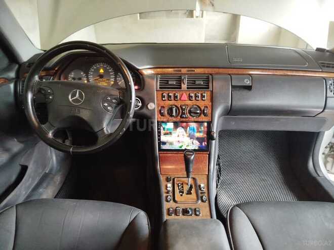 Mercedes E 240 2000, 378,000 km - 2.4 l - Quba