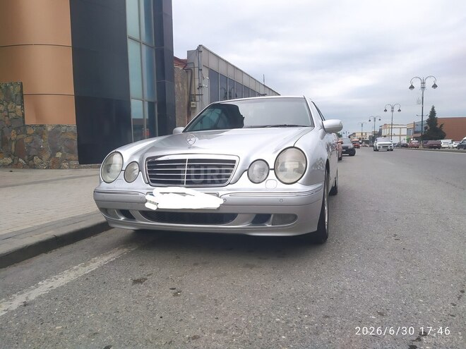 Mercedes E 240 2000, 378,000 km - 2.4 l - Quba