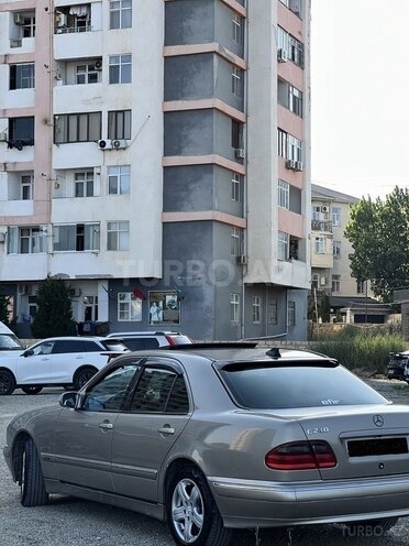 Mercedes E 240 2000, 460,000 km - 2.4 l - Bakı