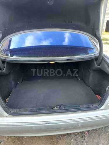 Mercedes E 240 2001, 300,000 km - 2.4 l - Tovuz