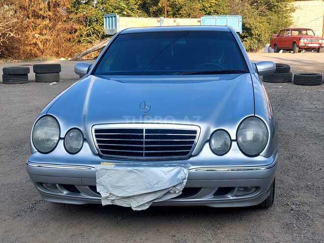 Mercedes E 240 2001, 300,000 km - 2.4 l - Tovuz