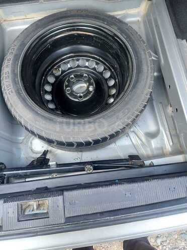 Mercedes E 240 2001, 300,000 km - 2.4 l - Tovuz