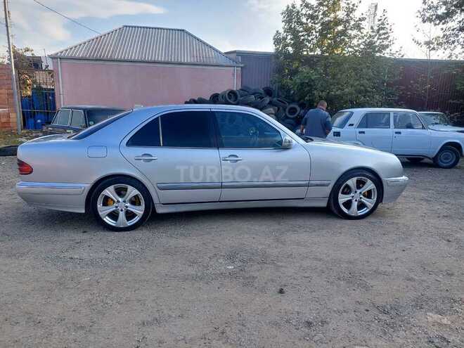 Mercedes E 240 2001, 300,000 km - 2.4 l - Tovuz