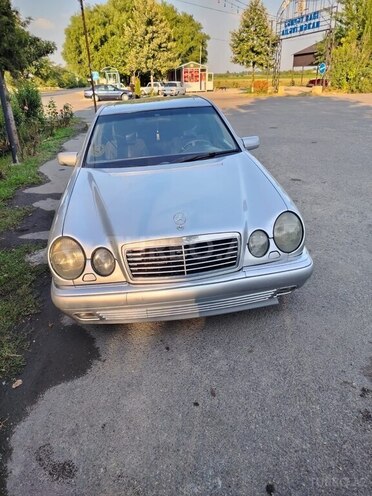 Mercedes E 200 1998, 500,180 km - 2.0 l - Bərdə