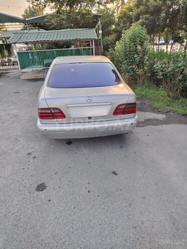 Mercedes E 200 1998, 500,180 km - 2.0 l - Bərdə