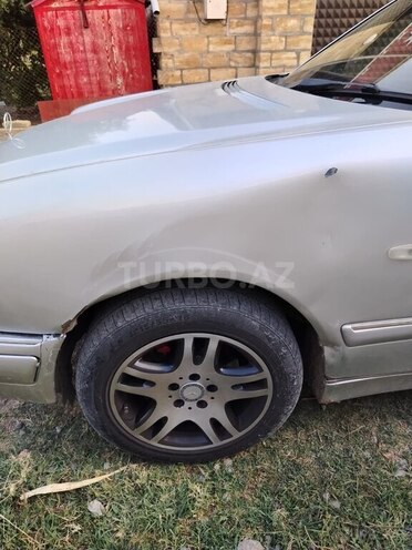 Mercedes E 200 1998, 500,180 km - 2.0 l - Bərdə