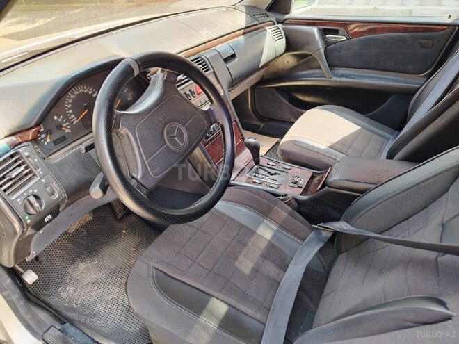 Mercedes E 200 1998, 500,180 km - 2.0 l - Bərdə