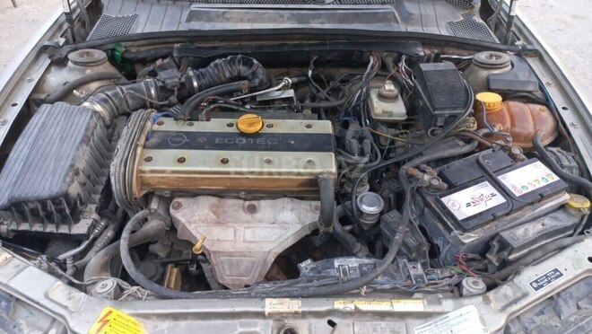 Opel Vectra 1997, 100,000 km - 2.0 l - Bakı