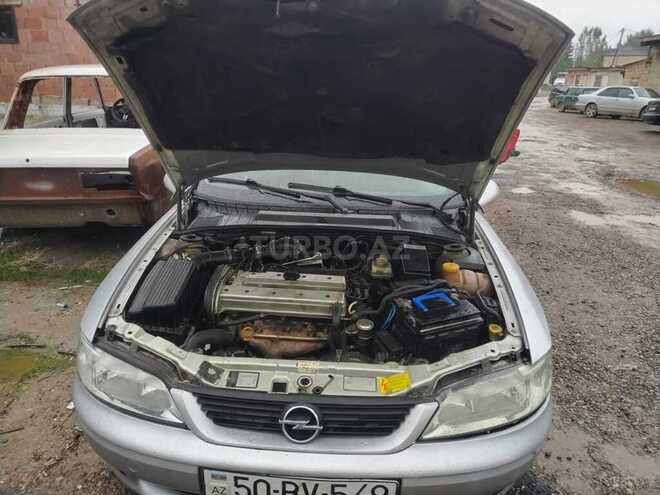 Opel Vectra 1996, 243,764 km - 1.8 l - Salyan