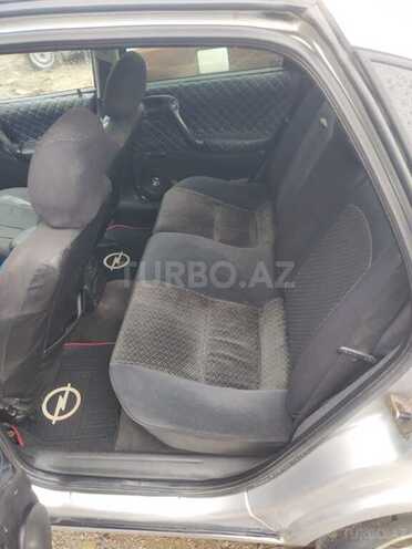 Opel Vectra 1996, 243,764 km - 1.8 l - Salyan