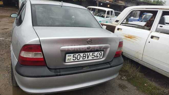 Opel Vectra 1996, 243,764 km - 1.8 l - Salyan