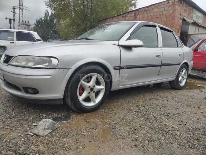 Opel Vectra 1996, 243,764 km - 1.8 l - Salyan