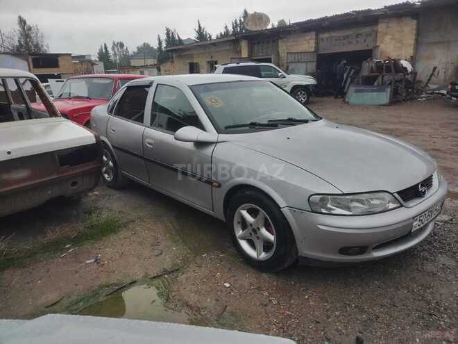 Opel Vectra 1996, 243,764 km - 1.8 l - Salyan