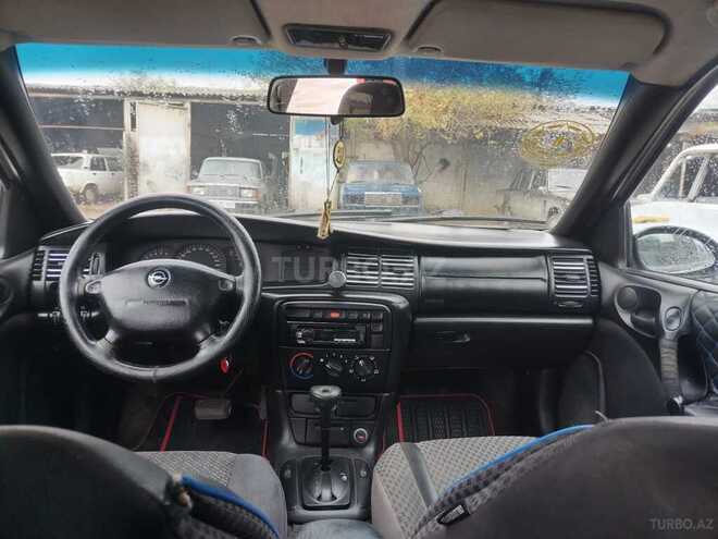 Opel Vectra 1996, 243,764 km - 1.8 l - Salyan