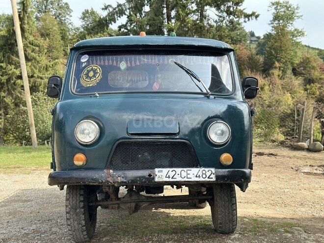 UAZ 452 1982, 200,000 km - 2.4 l - Astara
