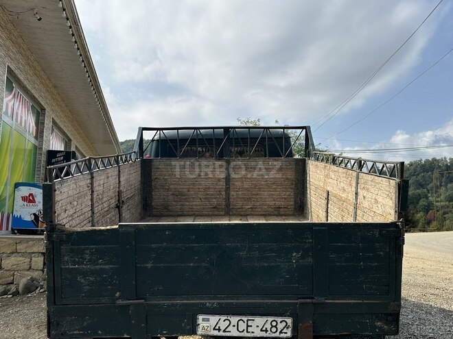 UAZ 452 1982, 200,000 km - 2.4 l - Astara