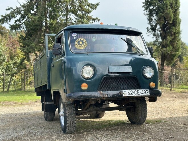 UAZ 452 1982, 200,000 km - 2.4 l - Astara