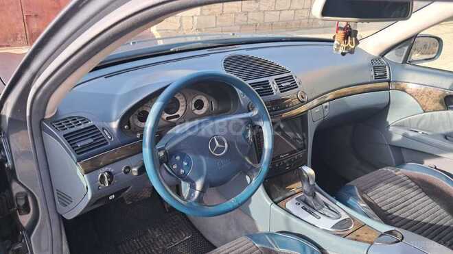Mercedes E 220 2004, 270,000 km - 2.2 л - Beyləqan