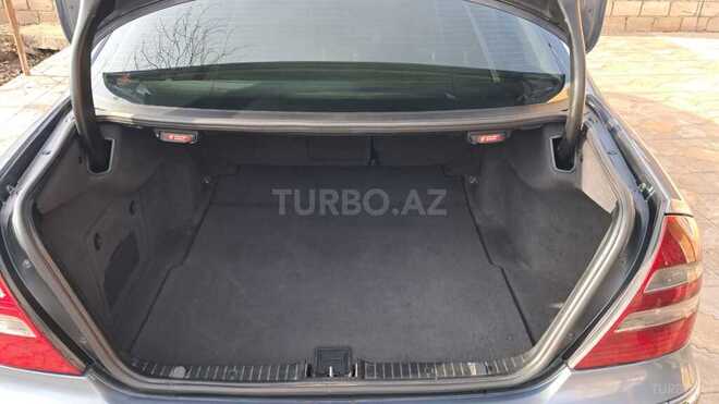 Mercedes E 220 2004, 270,000 km - 2.2 л - Beyləqan