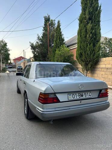 Mercedes E 220 1993, 425,000 km - 2.2 l - Bakı