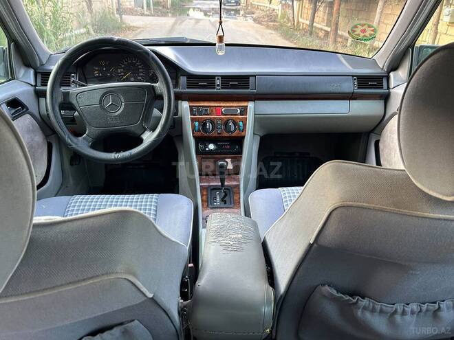 Mercedes E 220 1993, 425,000 km - 2.2 l - Bakı