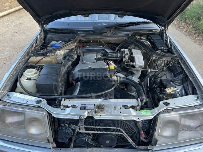 Mercedes E 220 1993, 425,000 km - 2.2 l - Bakı