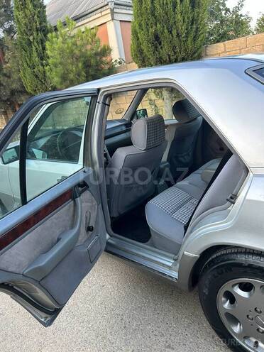 Mercedes E 220 1993, 425,000 km - 2.2 l - Bakı