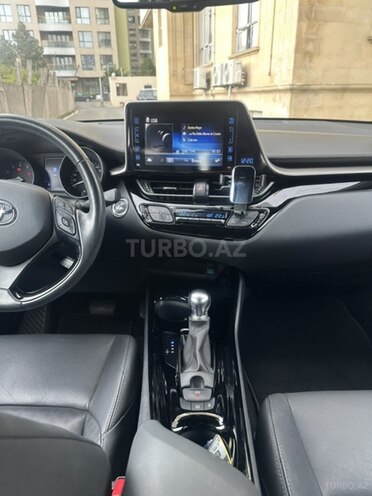 Toyota C-HR 2019, 17,000 km - 1.2 l - Bakı