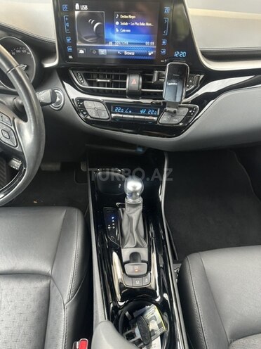 Toyota C-HR 2019, 17,000 km - 1.2 l - Bakı