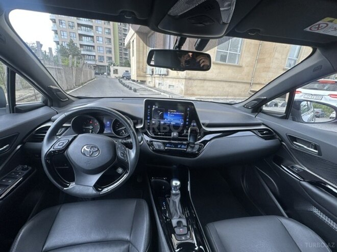 Toyota C-HR 2019, 17,000 km - 1.2 l - Bakı