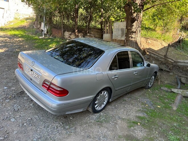 Mercedes E 240 2000, 348,000 km - 2.4 l - Tovuz