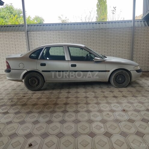 Opel Vectra 1996, 214,244 km - 1.6 л - Xudat