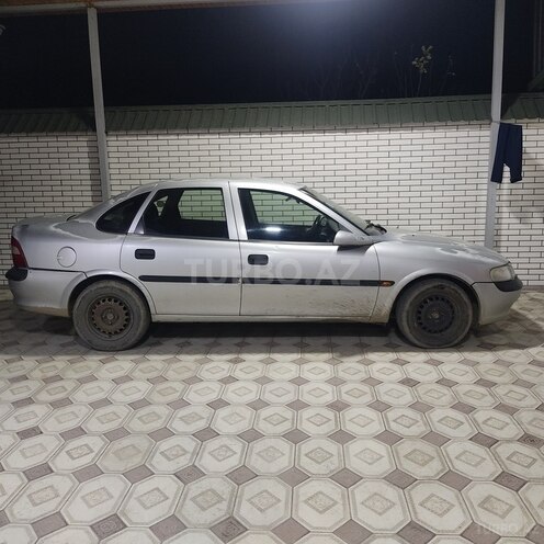 Opel Vectra 1996, 214,244 km - 1.6 л - Xudat