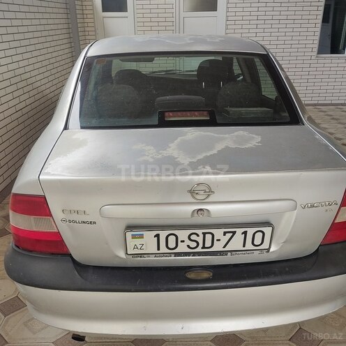 Opel Vectra 1996, 214,244 km - 1.6 л - Xudat