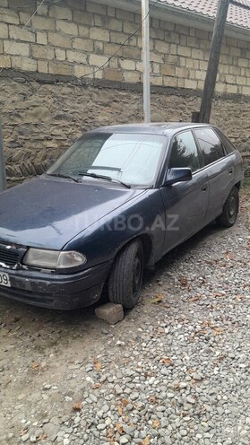 Opel Astra 1994, 260,000 km - 1.6 l - Quba