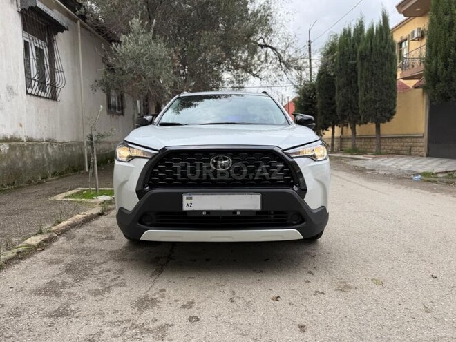 Toyota Corolla Cross 2025, 10,400 km - 2.0 л - Bakı