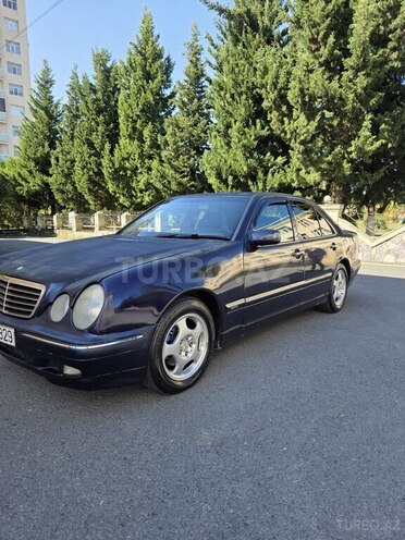 Mercedes E 220 2000, 450,000 km - 2.2 л - Balakən